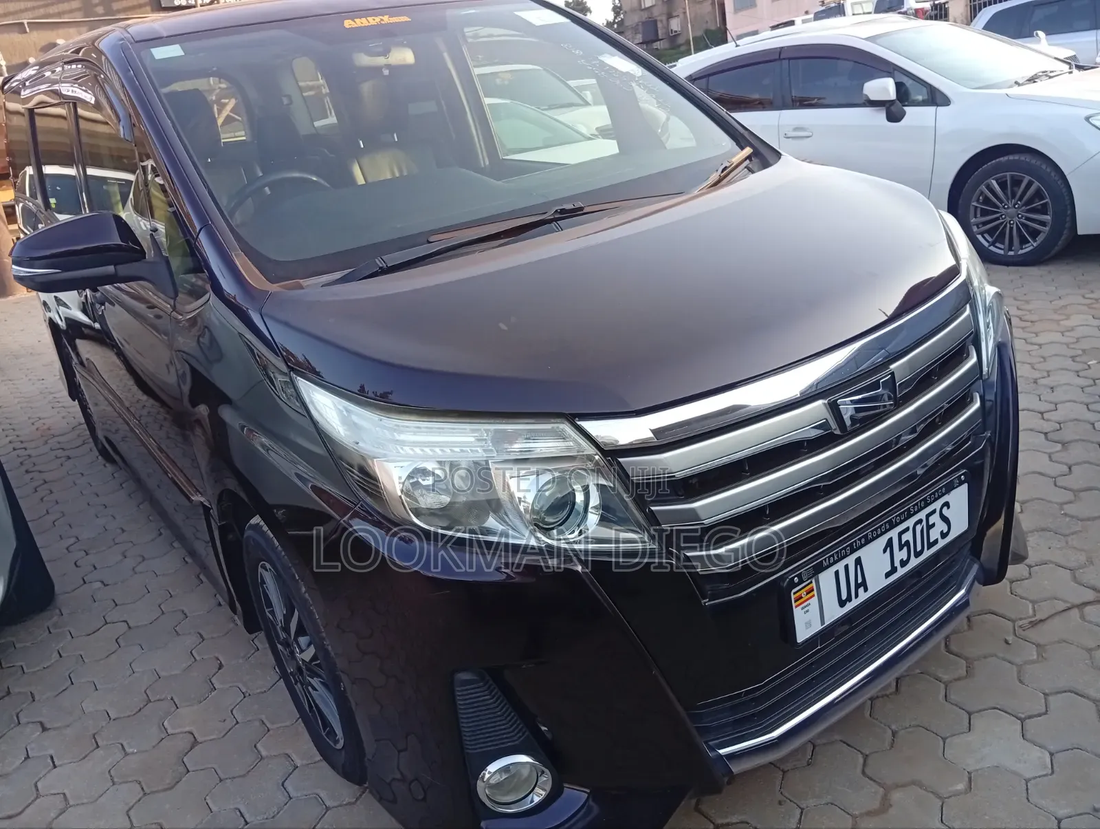 Toyota Noah 2.0 AWD (8 Seater) 2014 Maroon