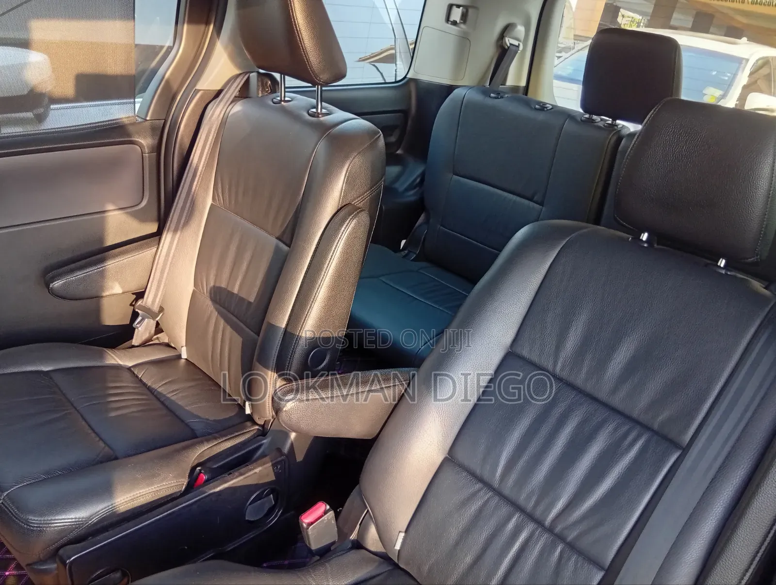 Toyota Noah 2.0 AWD (8 Seater) 2014 Maroon