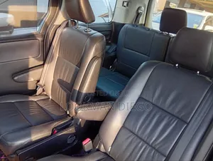 Toyota Noah 2.0 AWD (8 Seater) 2014 Maroon