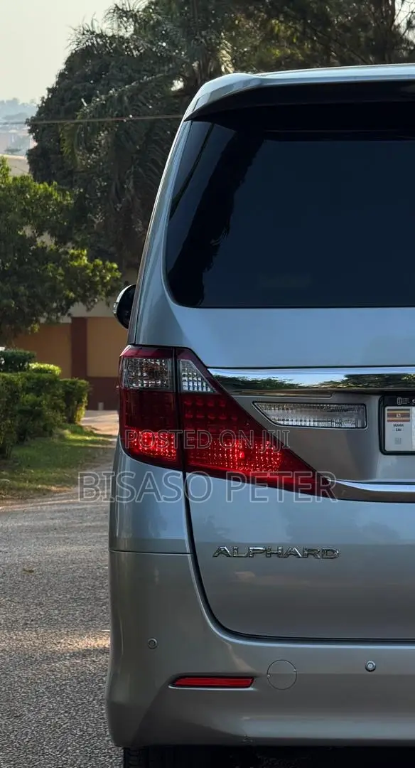 Toyota Alphard 2.4 Petrol FWD 2012 Silver