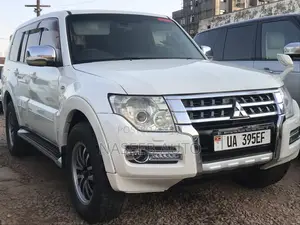 Mitsubishi Pajero 2009 White