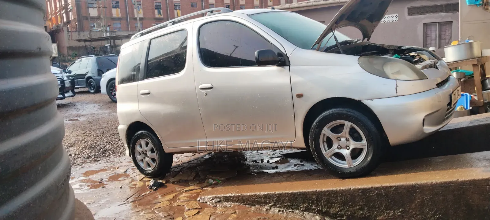 Toyota Fun Cargo 2002 Silver