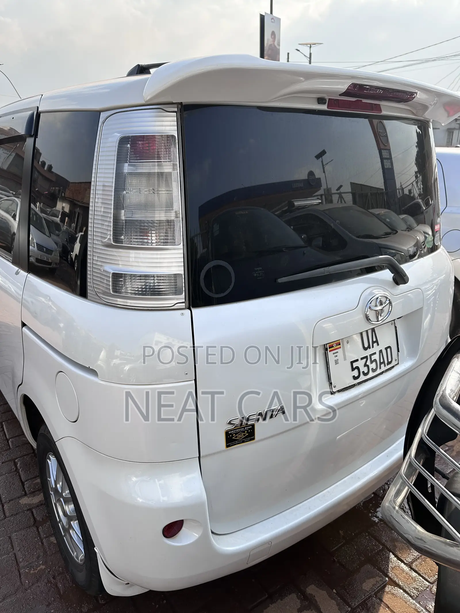 Toyota Sienta 2012 White