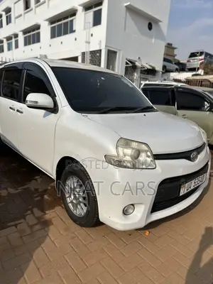 Toyota Sienta 2012 White
