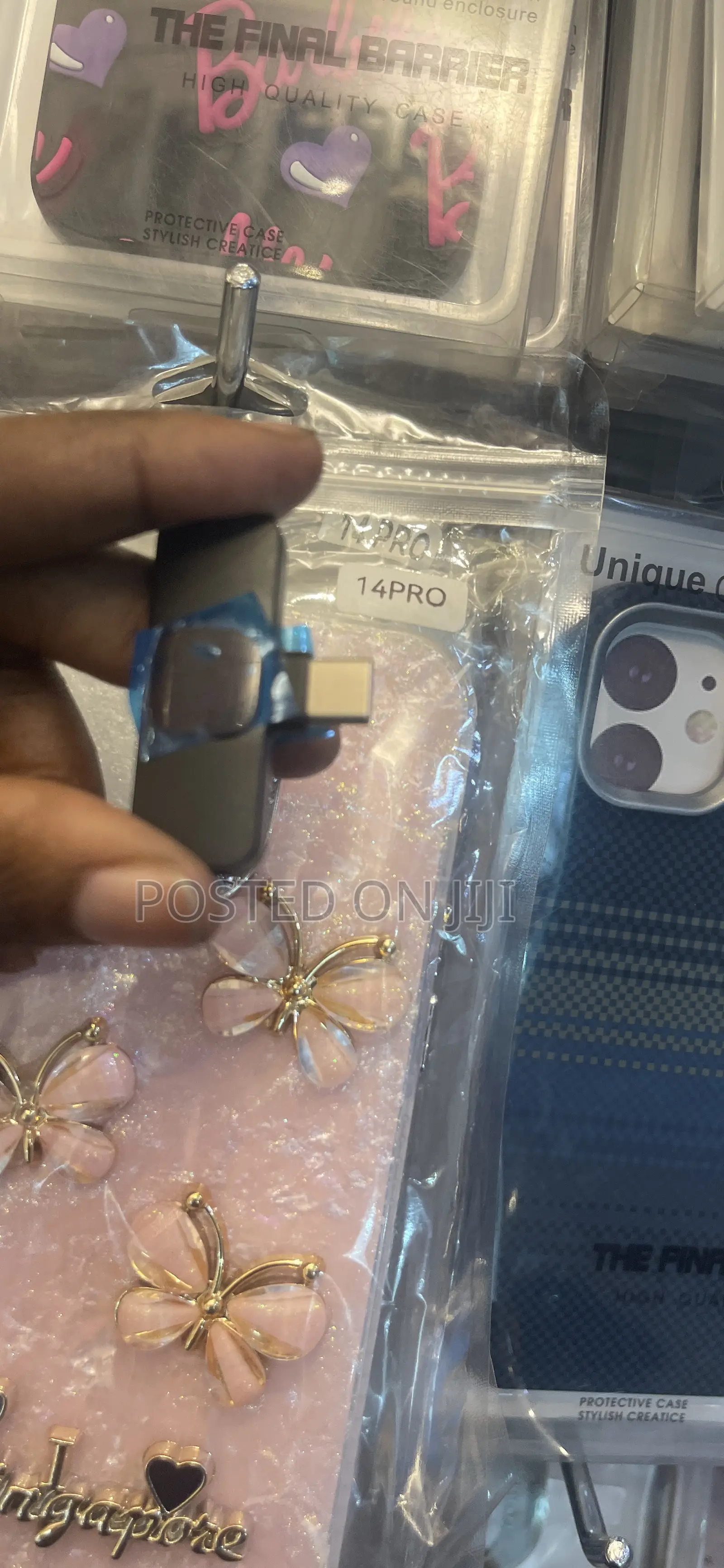 Wireless Microphones for Content Creation. Maximum Noise Cancellation