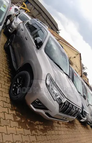Toyota Land Cruiser Prado 2018 Gray