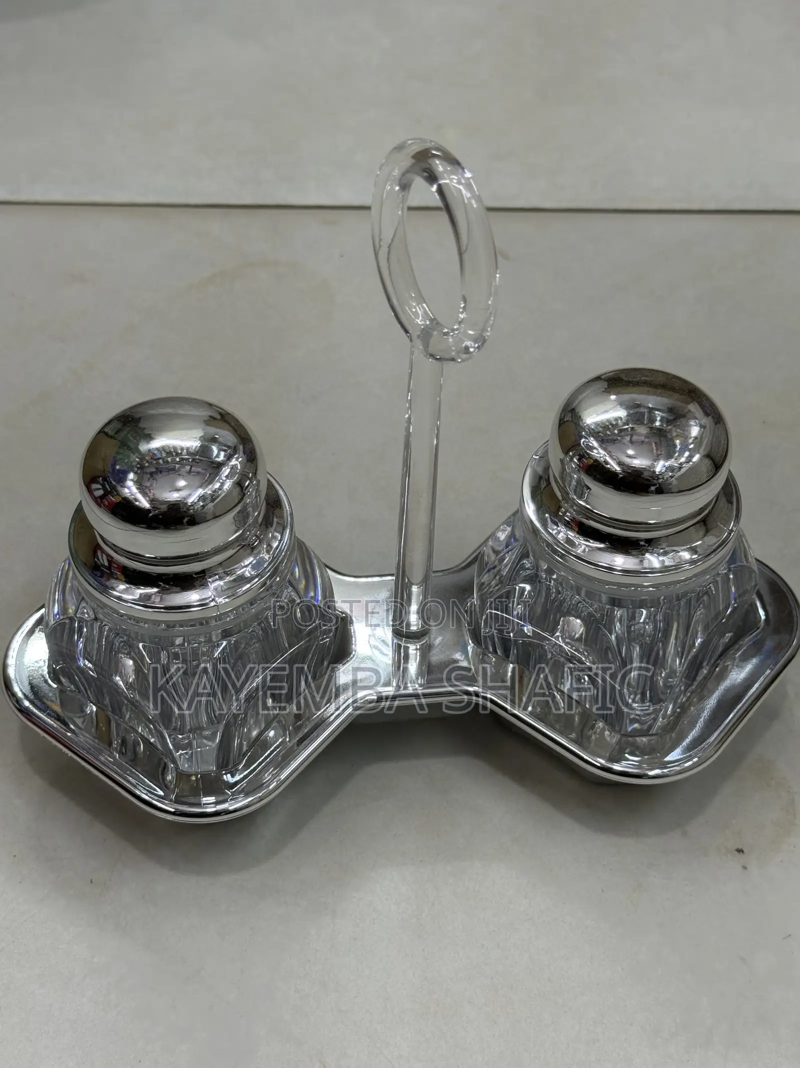 Elegant Acrylic Salt and Pepper Shaker Set With Holder