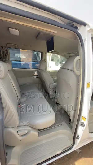 Toyota Noah 2013 White