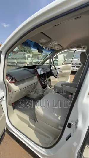 Toyota Noah 2013 White
