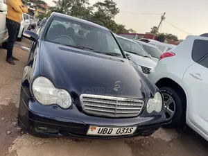 Mercedes-Benz C200 2001 Black