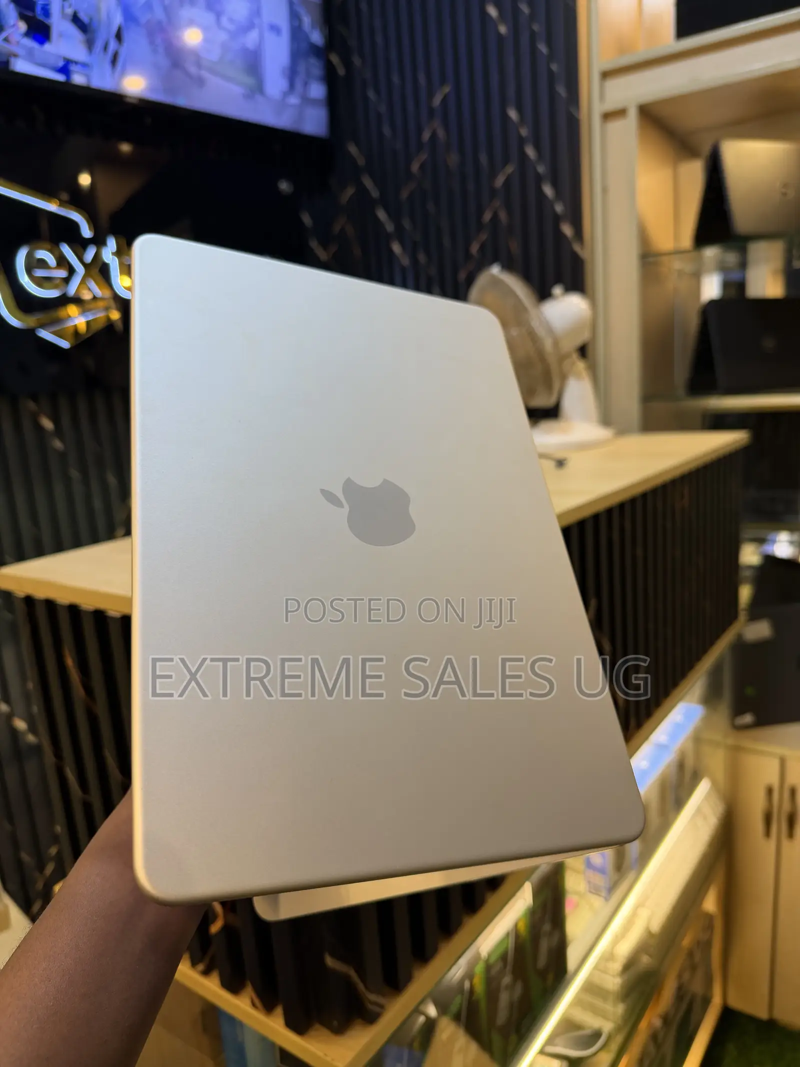 New Laptop Apple 8GB SSD 512GB