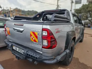 Toyota Hilux 2019 Gray