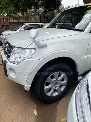 Mitsubishi Pajero 3.0 2011 White