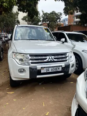 Mitsubishi Pajero 3.0 2011 White