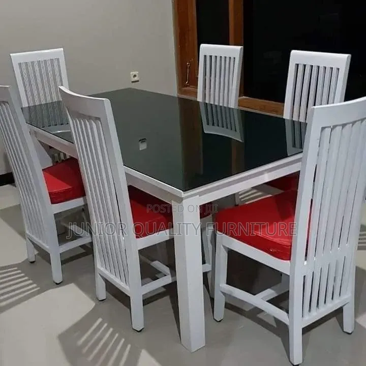Simple and Affordable Dinning Table 6seater
