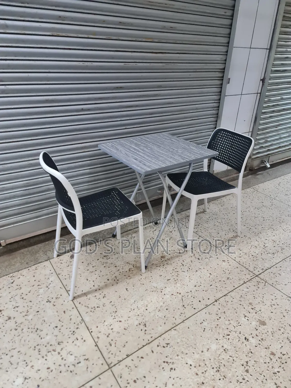 Centre Wooden Dining Foldable Table and Chairs