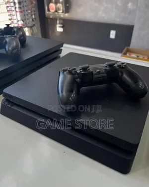 Super Neat Uk Used Ps4 Slim With 12 Games and 2 Original Controller