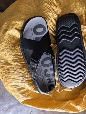 Ecco Men's Premium Slip-on Causal Sandals