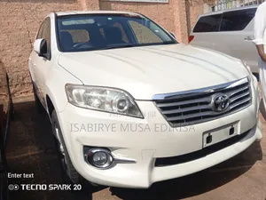Toyota Vanguard 2012 White