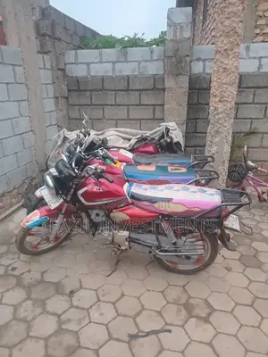 TVS HLX 125 1998 Red