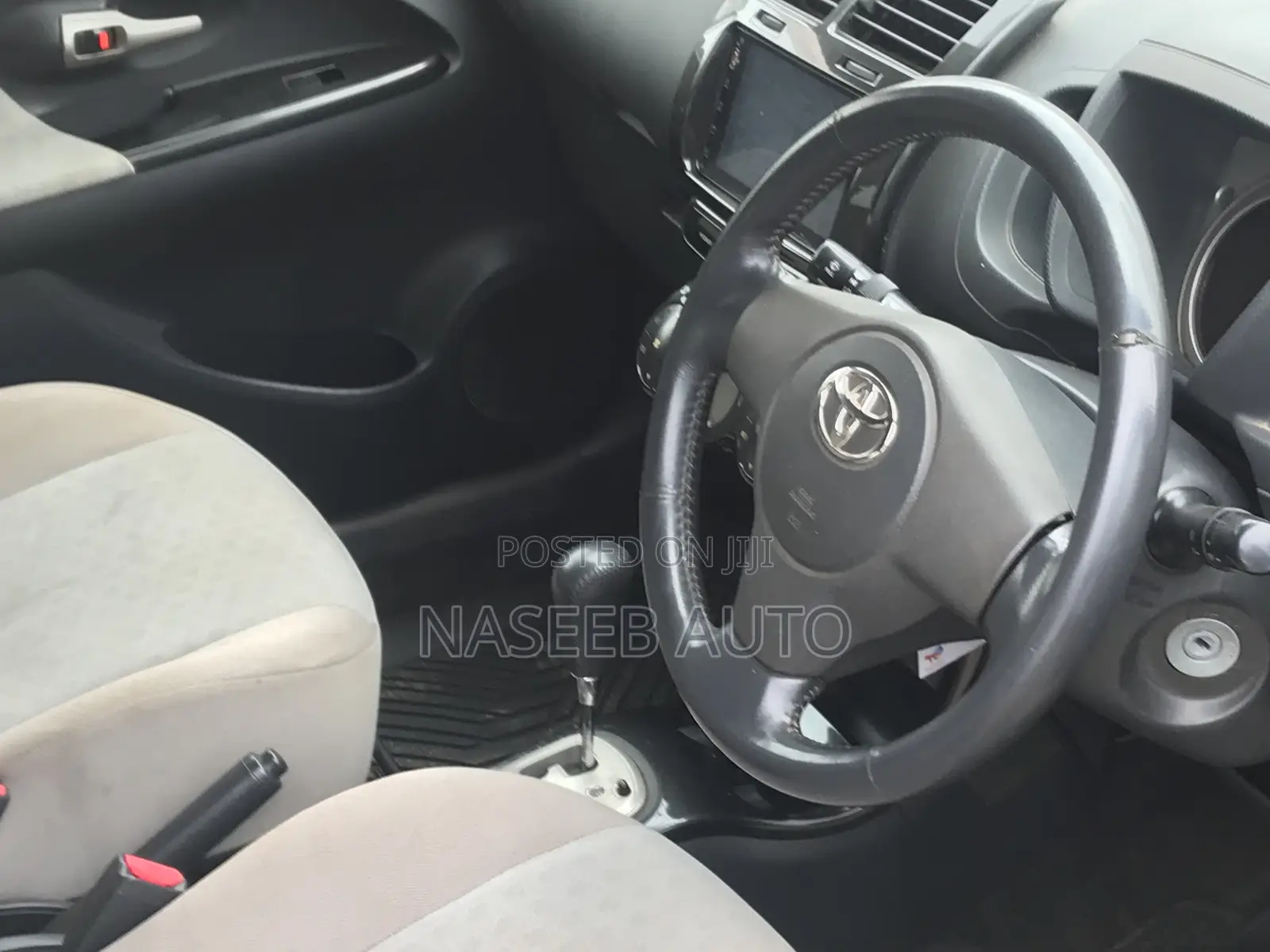 Toyota IST 2008 Maroon