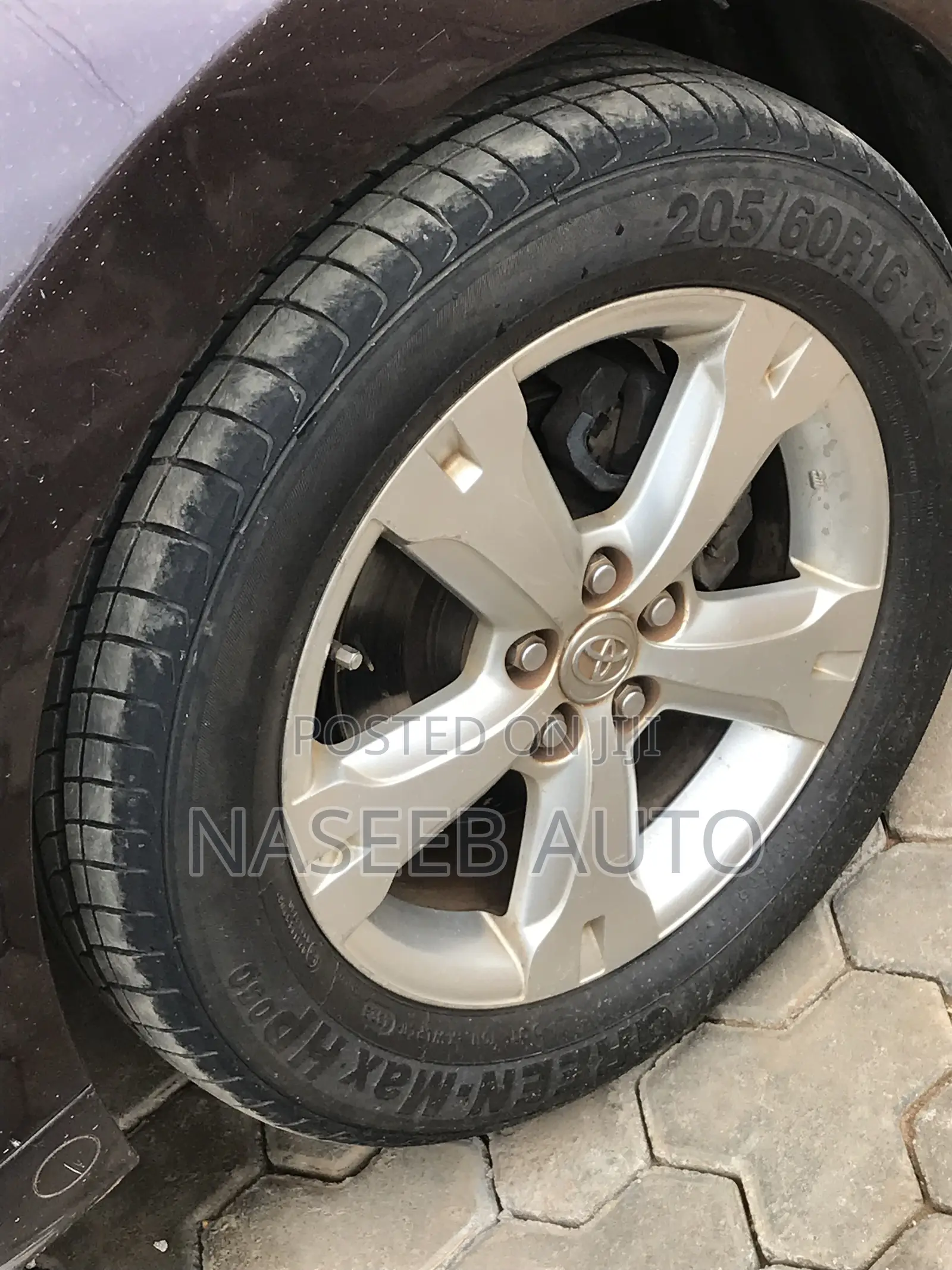 Toyota IST 2008 Maroon