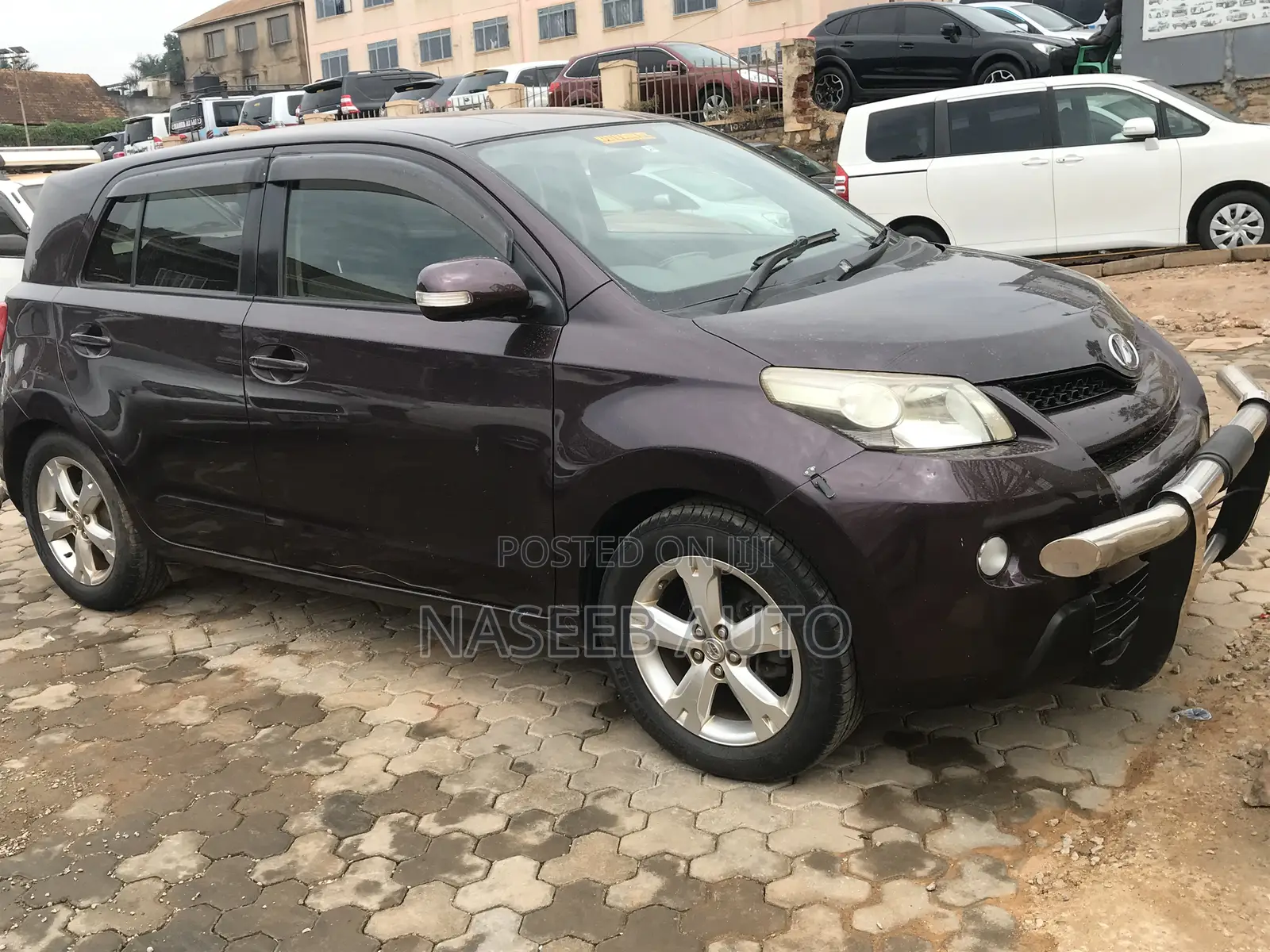 Toyota IST 2008 Maroon