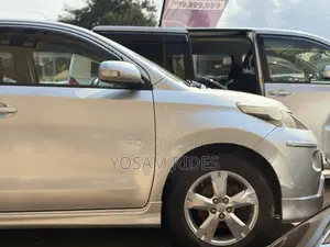 Toyota IST 2010 Silver