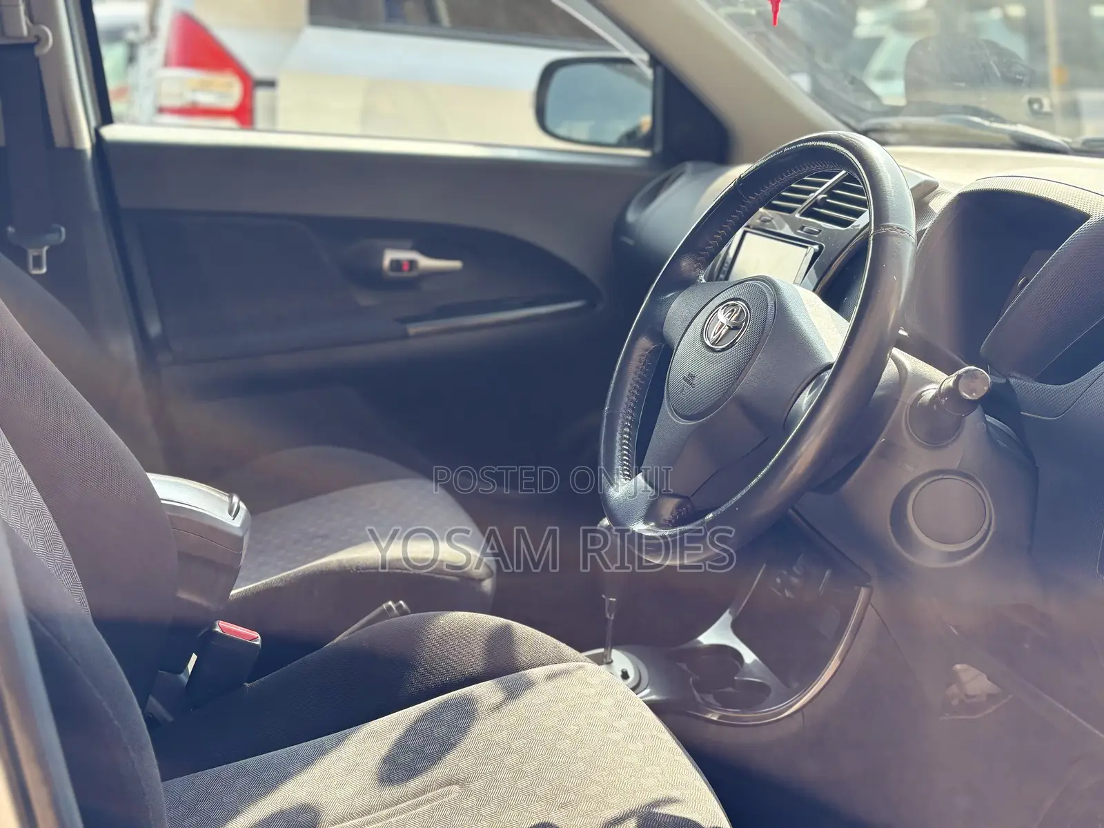 Toyota IST 2010 Silver