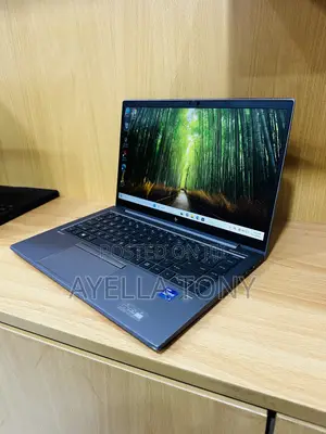 New Laptop HP ZBook Firefly 14 G7 16GB Intel Core i7 SSD 512GB