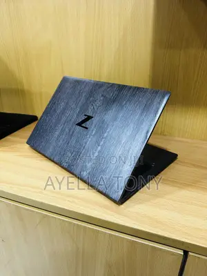 New Laptop HP ZBook Firefly 14 G7 16GB Intel Core i7 SSD 512GB