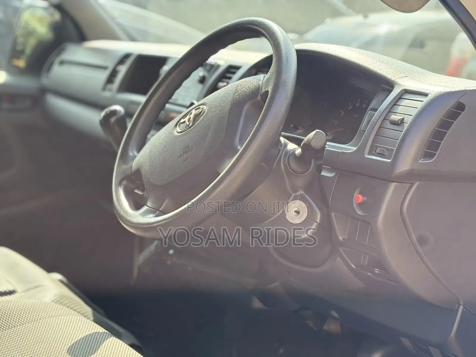 Toyota HiAce 2022 White