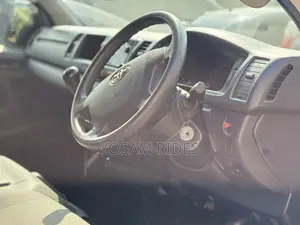 Toyota HiAce 2022 White