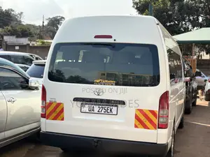 Toyota HiAce 2022 White