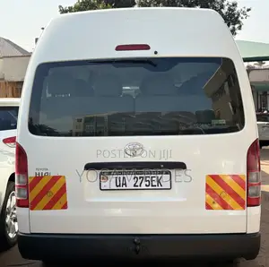 Toyota HiAce 2022 White