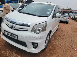 Toyota Noah 2012 White