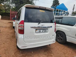 Toyota Noah 2012 White