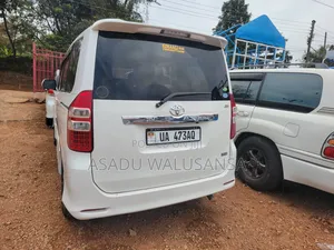 Toyota Noah 2012 White
