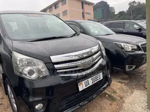 Toyota Noah 2013 Black
