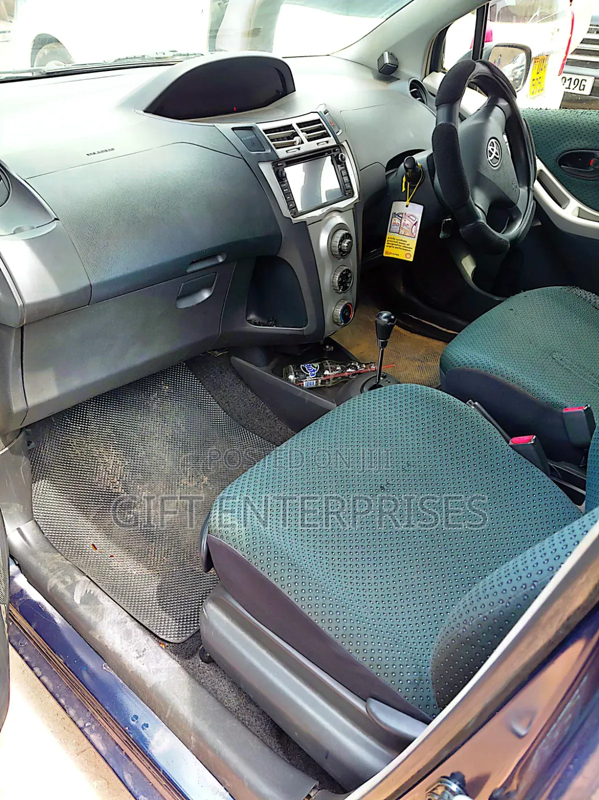 Toyota Vitz 2006 Blue