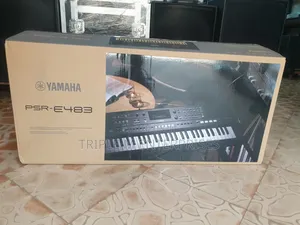 Keyboard Yamaha PSR E483