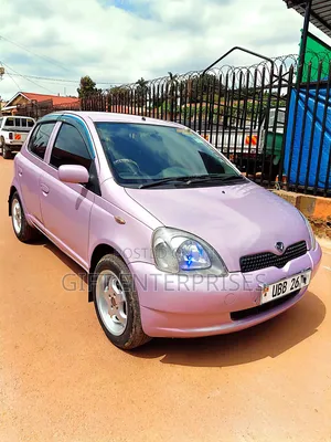 Toyota Vitz 2000 Pink