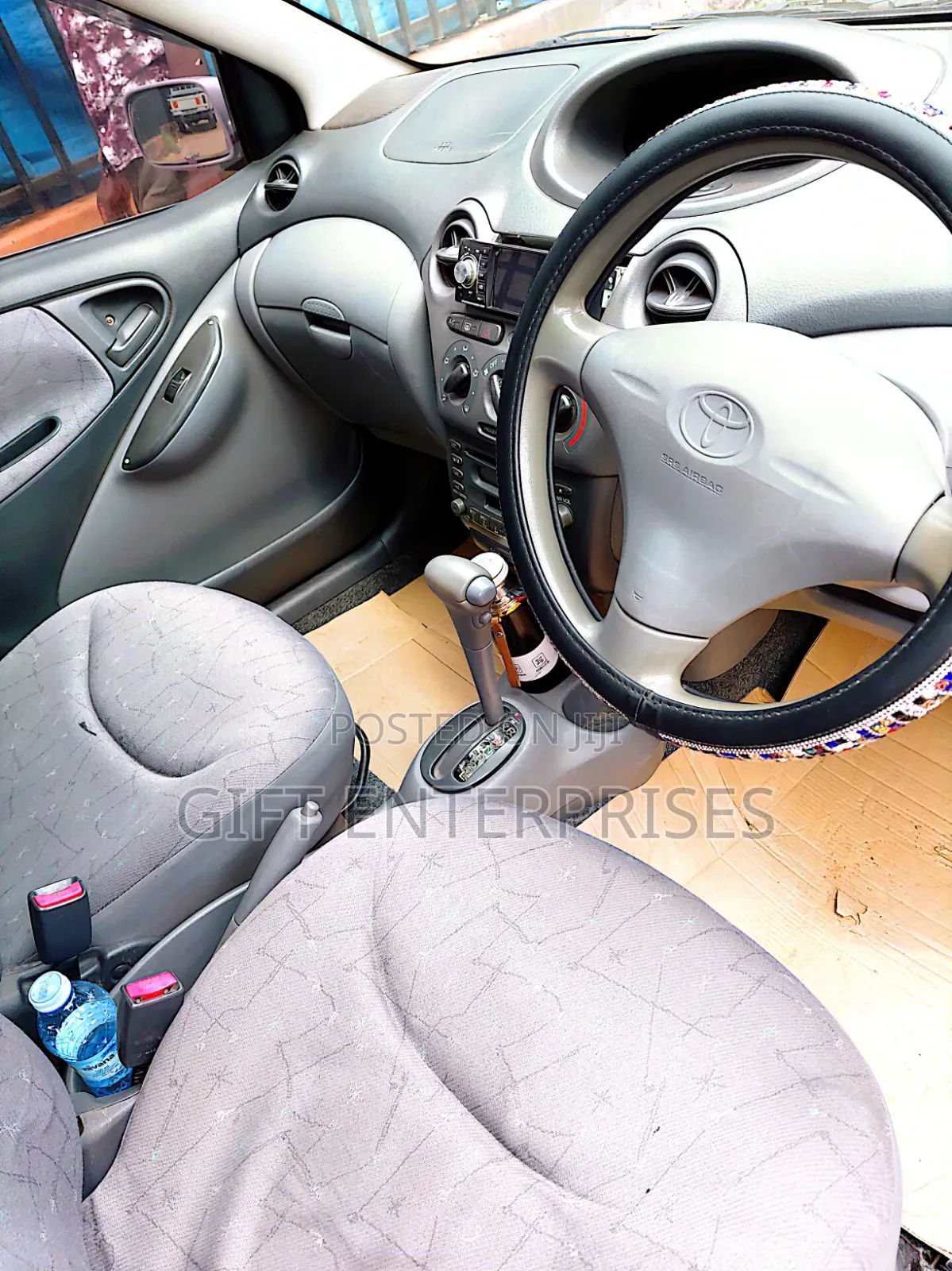 Toyota Vitz 2000 Pink