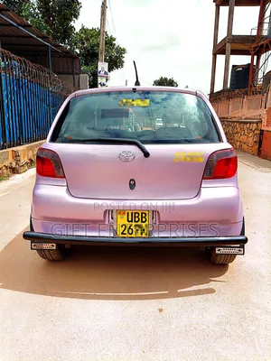 Toyota Vitz 2000 Pink
