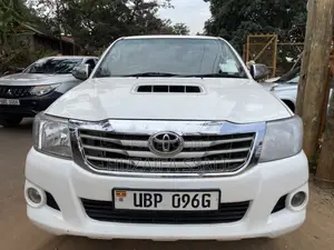 Toyota Hilux 2011 White