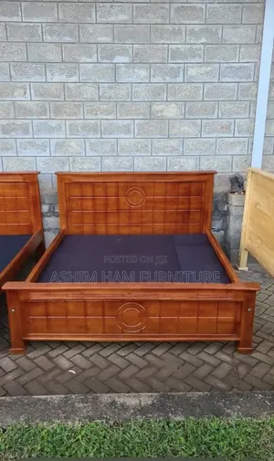 5×6 Bold Wooden Bed