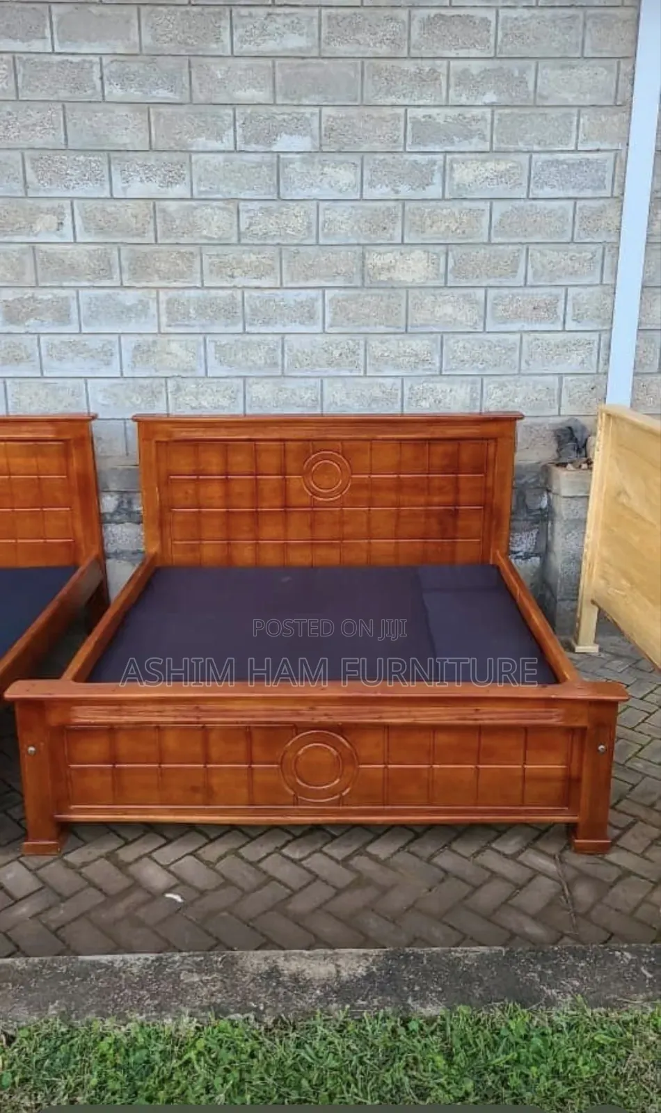 5×6 Bold Wooden Bed