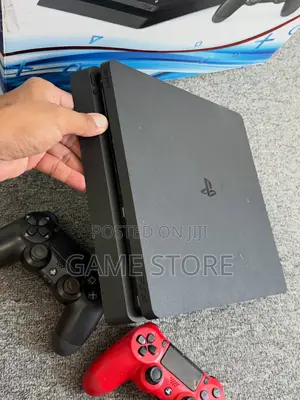 Ps4 Slim, 12 Games 2 Pads: Cleaner Than a Sunday Best Shirt Now.