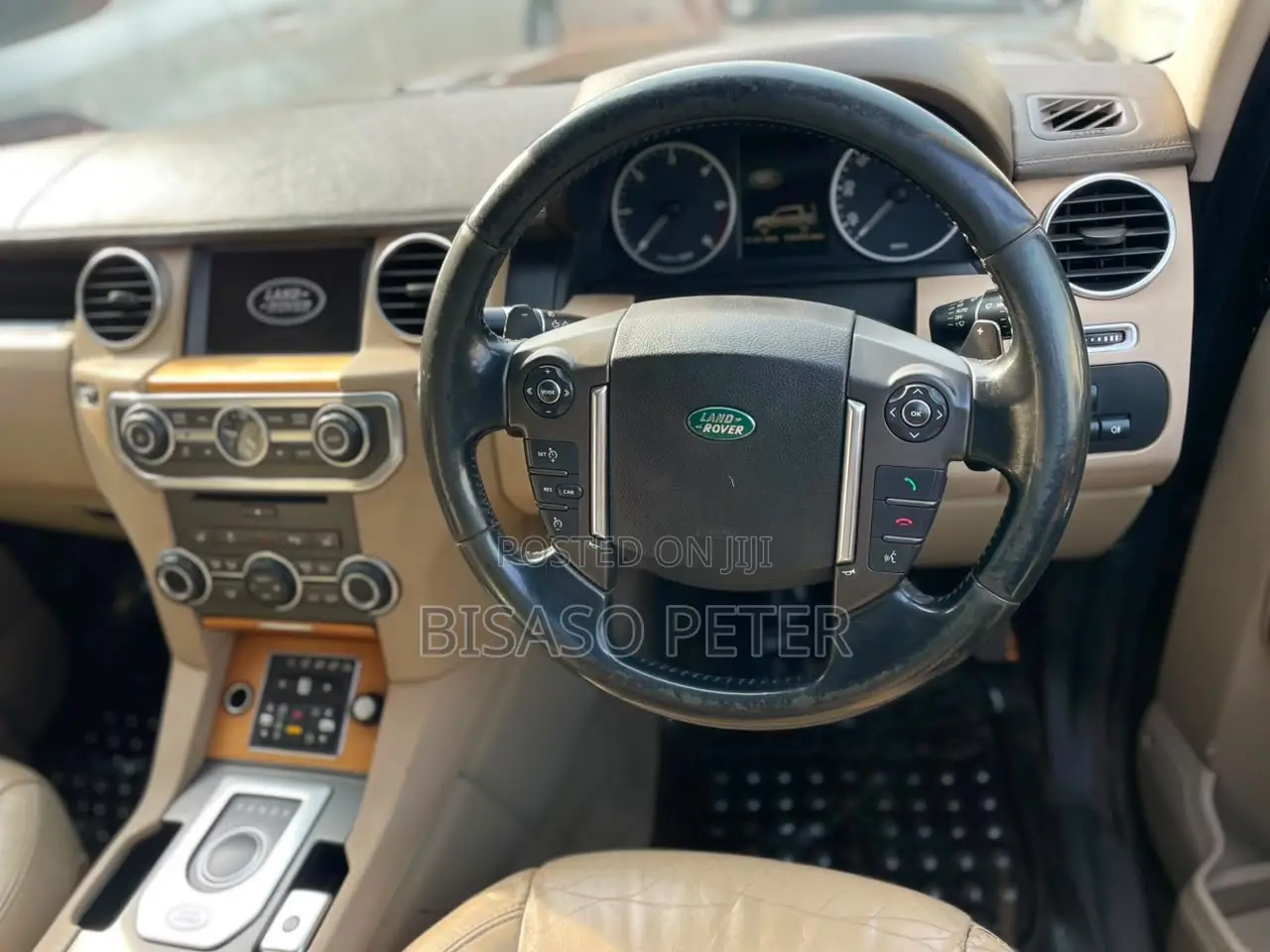 Land Rover Discovery 2014 Gold