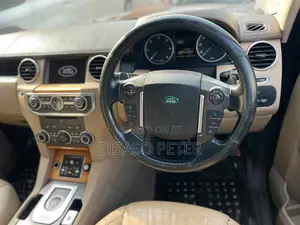 Land Rover Discovery 2014 Gold